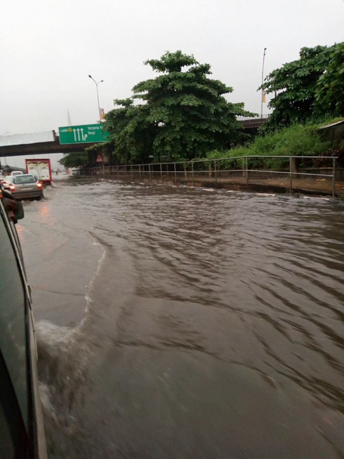 Downpour, thunderstorm in Lagos on election day Downpour, thunderstorm in Lagos on election day