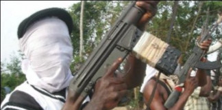 The Bayelsa State police command has confirmed suspected armed men attack at the Kolo Police Station located in Ogbia Local Government Area of Bayelsa State. The attack which left a policeman dead and some injured started at a check point close to the station. According to report, the suspected militants had attacked and abducted a boat owner along Ekeremor Local Government Area of the state. The attack on the police officers on duty was aimed at stealing arms and ammunition. The state Police command has assured the public details from the Police Public Relations unit.