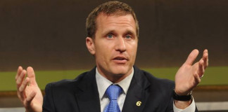 Governor circulates revenge porn of lover
