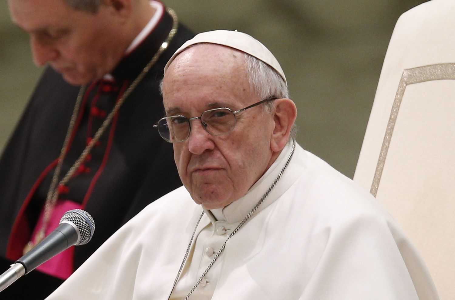 Pope wants end to violence in Syria