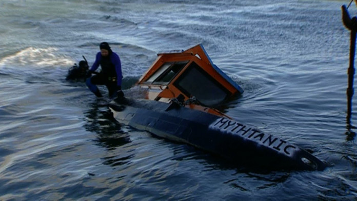 sinking ship 90 migrants feared dead in shipwreck off Libyan coast