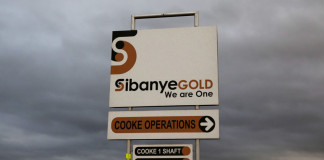 Gold mine: Over 1000 miners trapped in South Africa