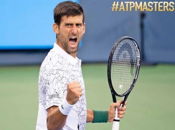 Djokovic beats Federer to win elusive Cinci title