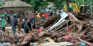 Indonesia tsunami kills 168, injure 745 Sunda Strait