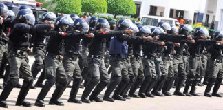 BREAKING: Police disperse APC, PDP supporters with tear gas