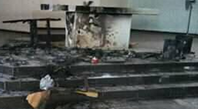 Unknown Fundamentalists Set Catholic Church pulpit ablaze in Kaduna