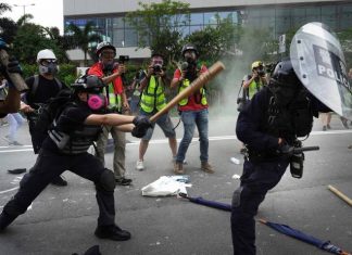 BREAKING: DSS Operatives Use Live Ammunition, Tear Gas To Disperse Protesters