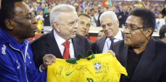 Pele’s Last Brazil Jersey Sells For €30,000 In Italy