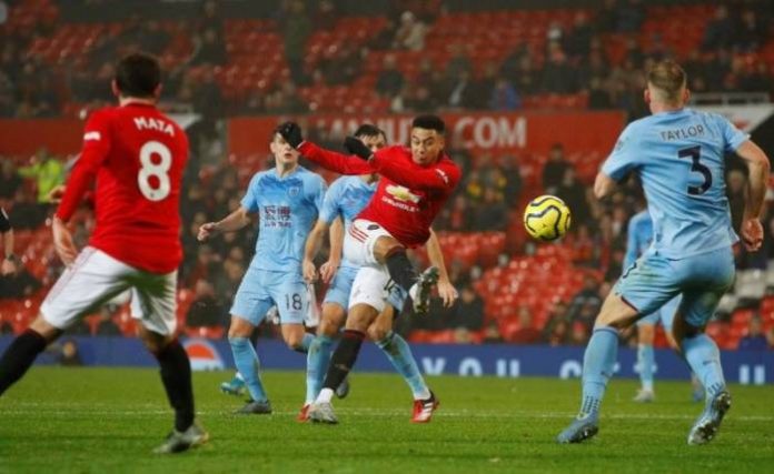 Man U. vs Burnley Manchester United Fall To Burnley As Fans Turn On Club’s U.S. Owners