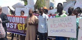 Protesters Storm APC Headquarters, Demand Oshiomhole’s Sack