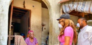 Lockdown: Nollywood Actress, Chika Ike Distributes Stimulus Package To Lagosians