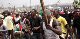 Bloodbath Averted As Traders, Hoodlums Fight At Abraka-Asaba Market