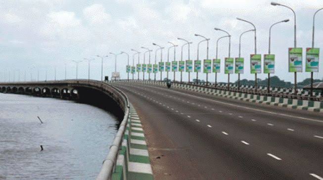 FG Begins 2020 Systematic Maintenance Of All Lagos Bridges, Drains Evacuation