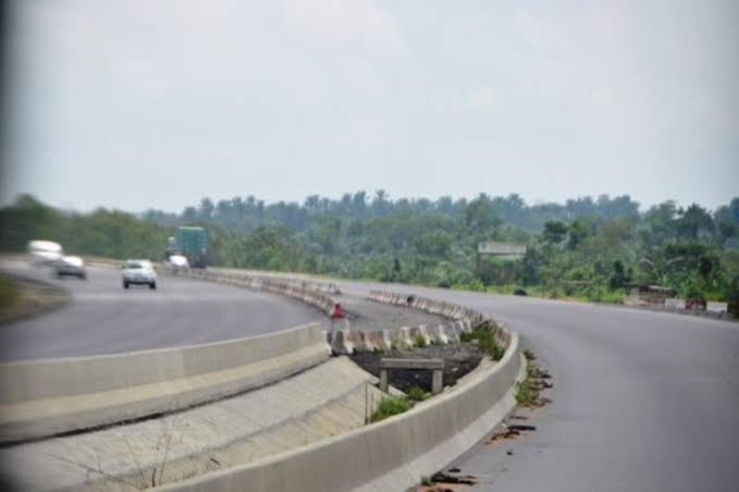 Lagos-Ibadan Expressway: Rain Stalls Kara Bridge Structural Integrity Test