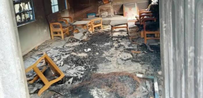 Hoodlums Attack Ondo Monarch, Destroy Palace