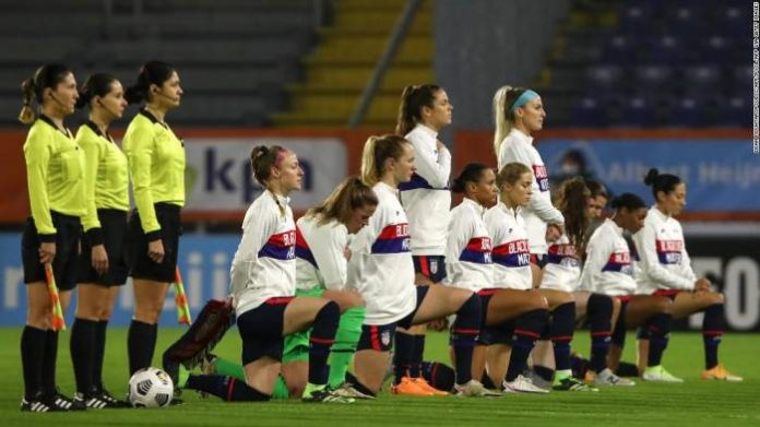 210228102735-us-soccer-kneeling-super-tease