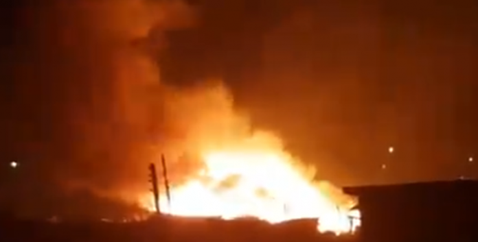 Screenshot_2020-11-08-Fire-razes-scores-of-shanties-in-Ebute-Meta-Lagos-780x396