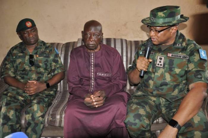 COAS Donates N2m To Veteran Actor ‘Samanja’