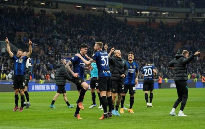 inter-beat-roma-3-1-on-miserable-return-for-mourinho-1650737766505