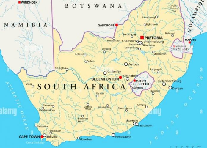 political-map-of-south-africa-with-capitals-pretoria-bloemfontein-DXC0KP